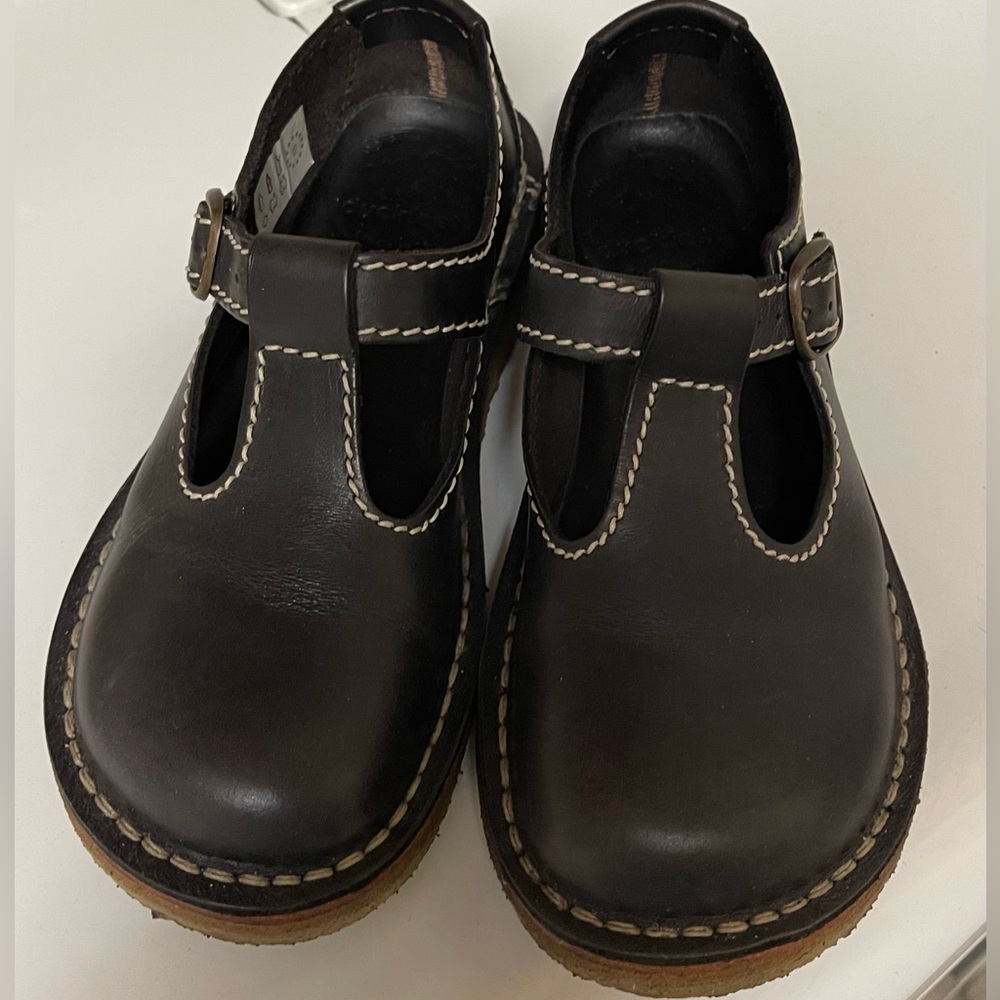 Duckfeet Lolland Leather T-Strap Mary Jane’s